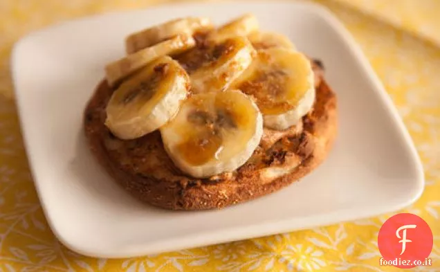 Muffin Inglese con Banana Brulé e Burro di Arachidi