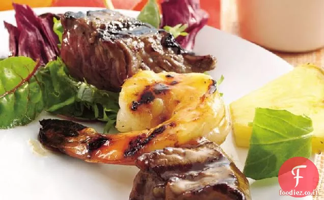 Surf alla griglia e tappeto erboso Kabobs
