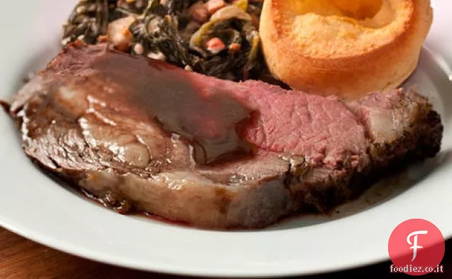 Costata di rafano alle erbe arrosto con salsa al vino rosso ai funghi