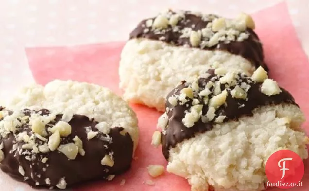Amaretti al cocco in bianco e nero
