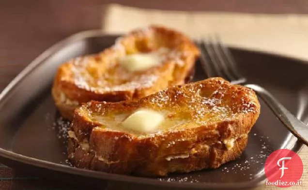 Toast alla francese ripieno di albicocche