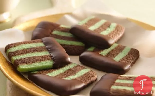 Fette di biscotto a strati di cioccolato e menta