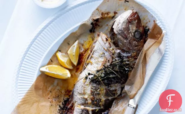 Pesce intero al forno con Limone Sale e Aioli