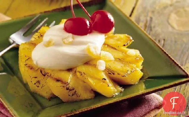 Fette di ananas alla griglia con crema di zenzero