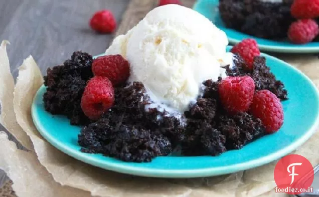 Torta di budino al cioccolato appiccicoso a cottura lenta