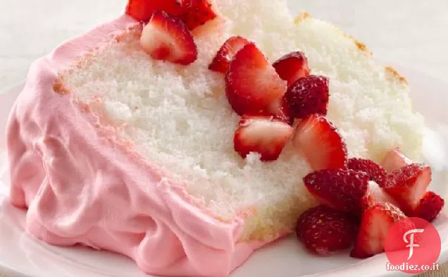 Torta di angelo alla crema di fragole