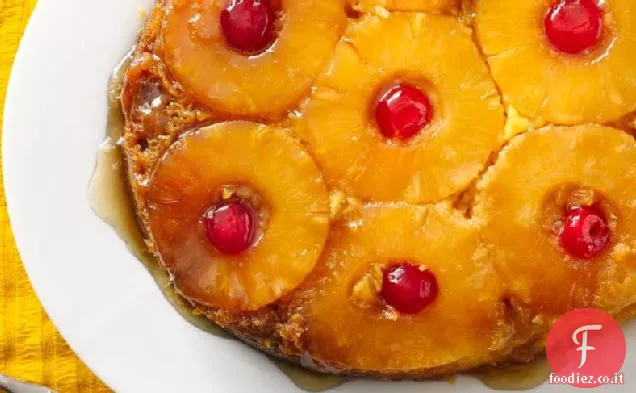 Torta a testa in giù con ananas a cottura lenta