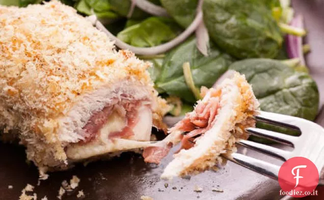 Petti di pollo ripieni di prosciutto e formaggio Gruyère (Pollo Cordon Bleu)