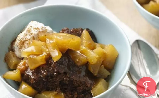 Torta di budino di panpepato di mele a cottura lenta