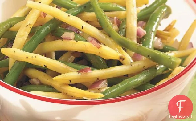 Insalata di fagioli e cipolle da giardino