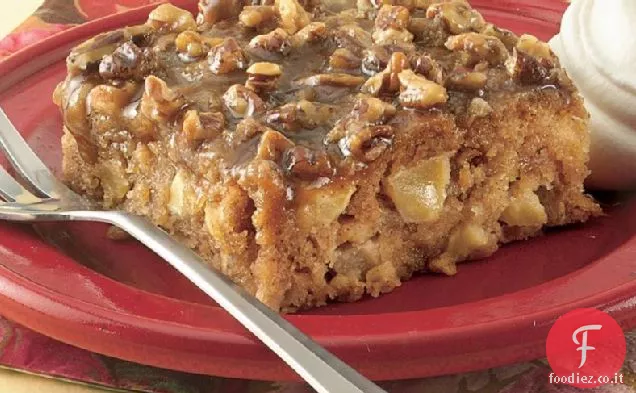 Quadrati di dessert di mele e noci pecan