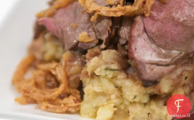 Coscia di agnello arrosto con avannotti fracassati e sugo di Zinfandel