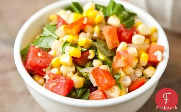 Insalata di basilico e mais