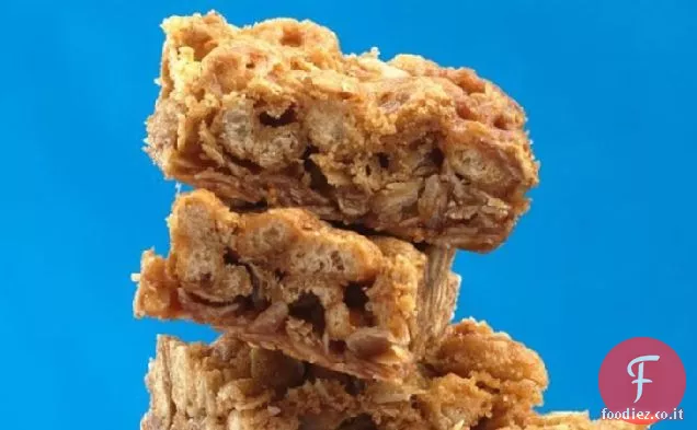 Pile di noci di miele di snack