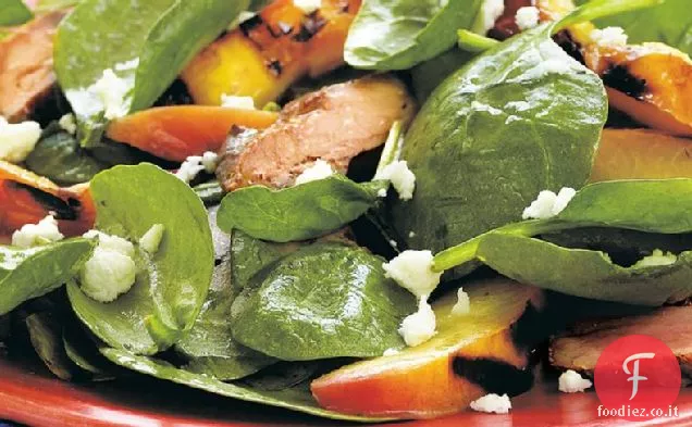 Carne di maiale alla griglia e nettarina Insalata di spinaci