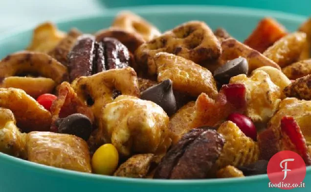 Miscela di chex scuro e salato