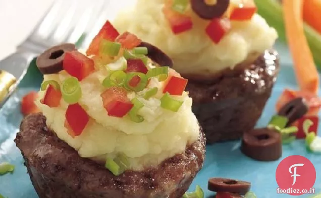 Tazze di carne e patate da pastore in stile greco