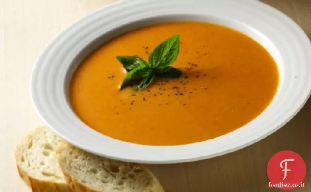 Zuppa di peperoni rossi arrostiti