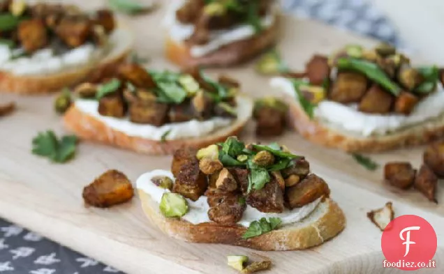 Crostini di zucca arrosto con Formaggio di capra montato