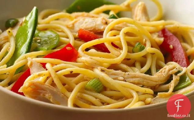 Insalata di spaghetti di pollo cinese