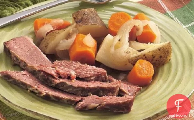 Cena di manzo in scatola a cottura lenta