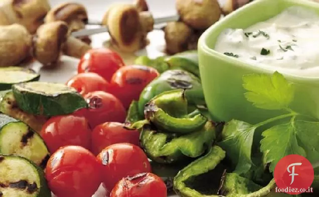 Kabobs di verdure con salsa di senape