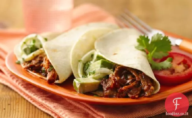 Slow-Cooker Fajita tirato panini di maiale con avocado-cipolla Slaw