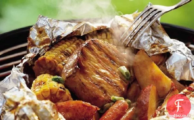 Pacchetti di carne di maiale alla griglia con miele e cumino