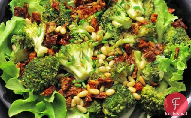 Broccoli, pomodori secchi e lattuga
