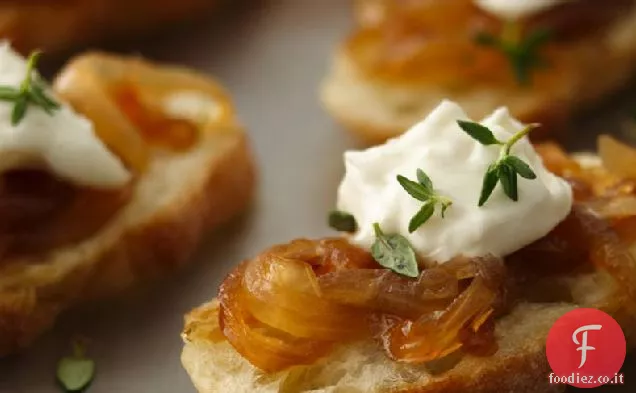 Crostini con Confettura di Cipolle Caramellate