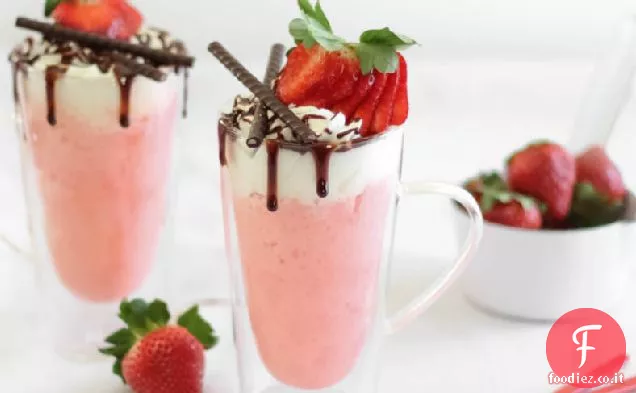 Forno a microonde fragola crema tazza torta per due