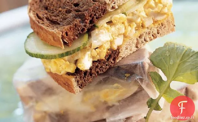 Panini con insalata di uova al curry