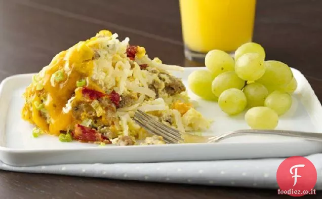 Casseruola per colazione a base di salsiccia e uova a cottura lenta