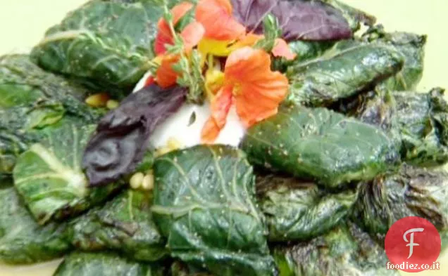 Alla griglia Bacara Ranch Romaine Foglie con Prosciutto, pinoli e basilico