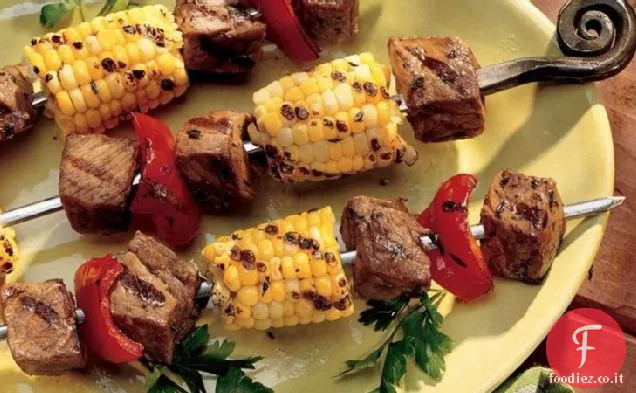 Manzo alla griglia e mais Kabobs