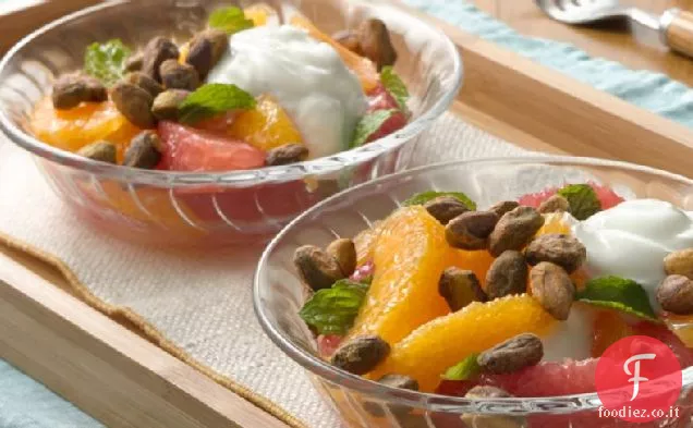 Insalata a strati di yogurt agli agrumi