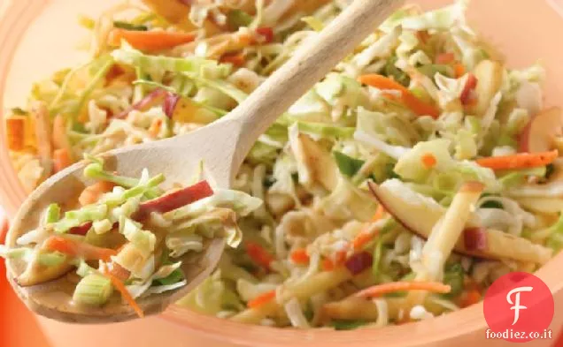 Insalata di cavolo al miele e senape con mele