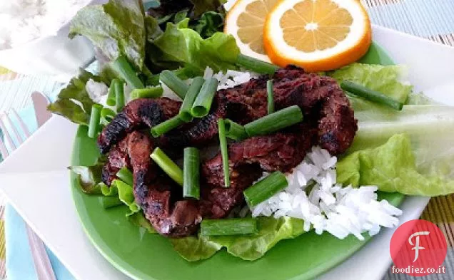 Involtini di lattuga bulgogi coreani alla griglia