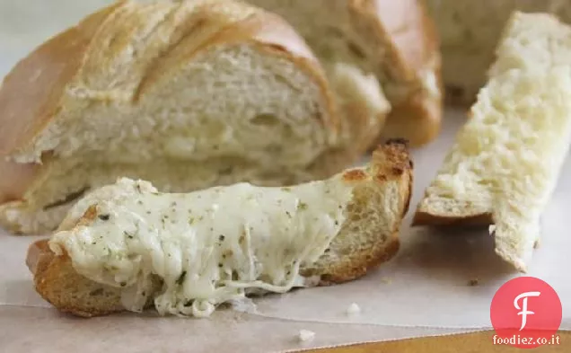 Pane all'aglio formaggio
