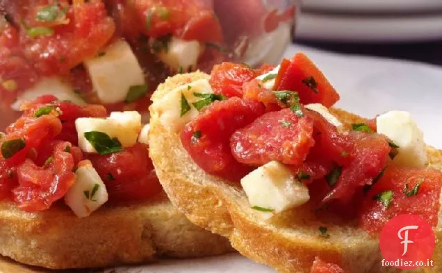 Crostini all'Aglio con Mozzarella Fresca