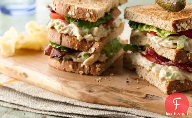 Pollo insalata Club Sandwich impilatori