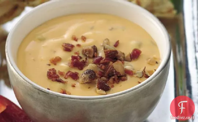 Salsa affumicata di mandorle, cheddar e pancetta