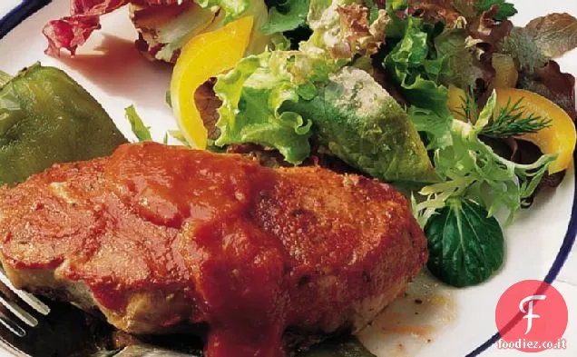 Carne di maiale creola alla griglia e peperoni