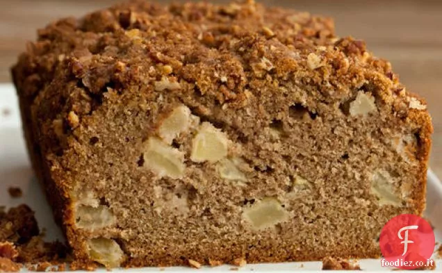 Pane veloce alla mela con Streusel di noci pecan