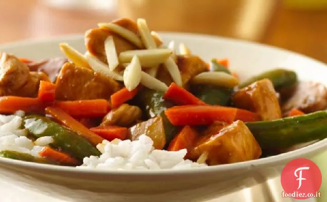 Ciotole di riso di pollo asiatico