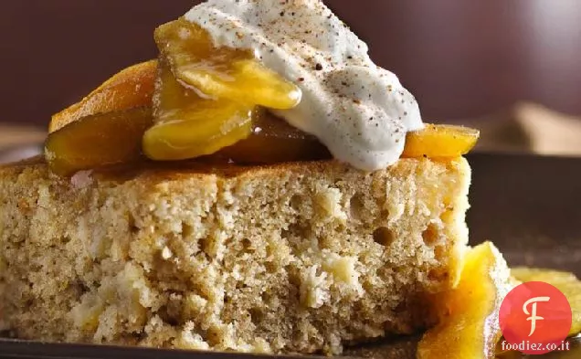 Torta di zucchero di canna e spezie con mele caramellate