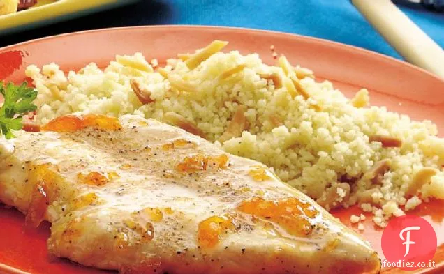 Petti di pollo glassati all'albicocca con Couscous alle mandorle