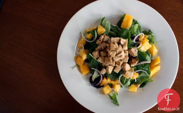 Miele Senape Insalata di pollo con Mango e cipolla rossa