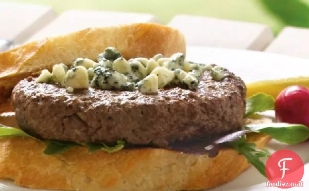 Hamburger di formaggio blu alla griglia