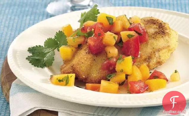 Pollo di farina di mais con salsa di pesca fresca